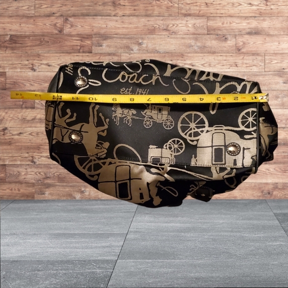 Coach purse - Picture 5 of 9